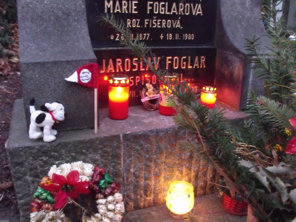Hrob Jaroslava Foglara, 23. 1. 2012; foto: Milan Lebeda, www