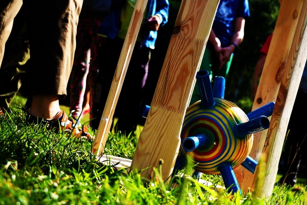 P�lmetrov� je�ek v kleci je v dr�en� Poutn�k�