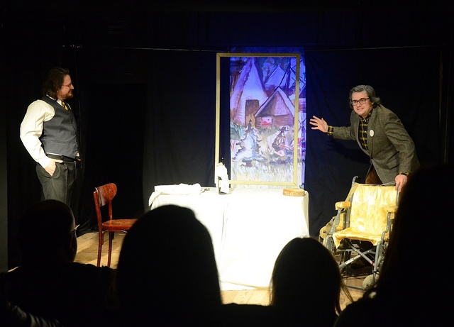 Divadlo Orfeus  (Jaroslav Foglar a Hostitel p�ed obrazem Slu